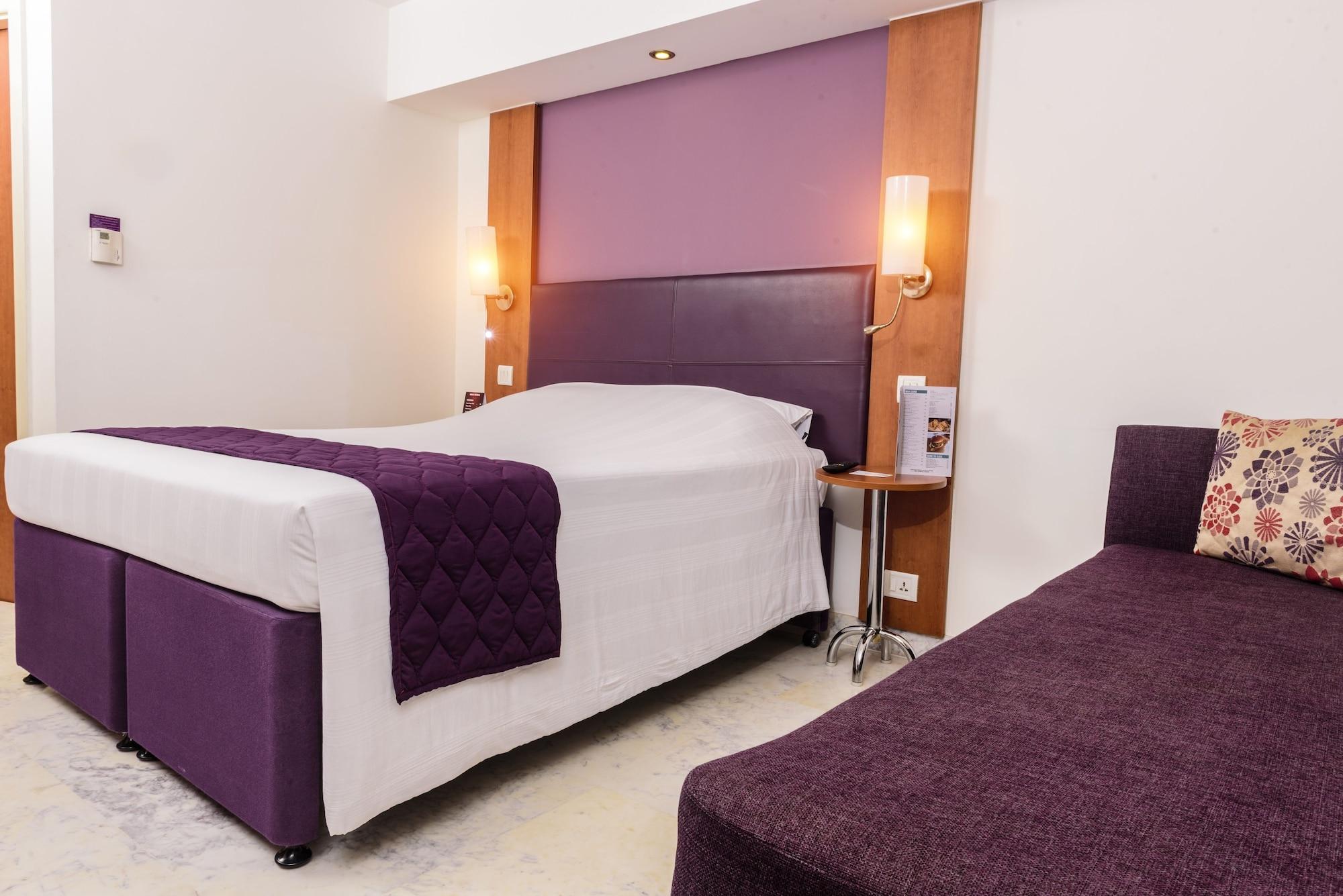 Caspia Hotel New Delhi Kültér fotó
