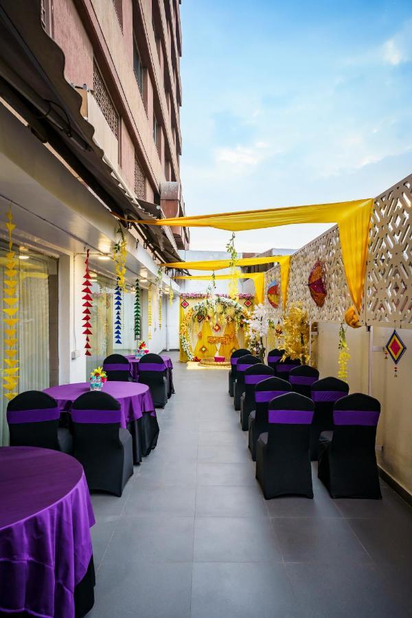 Caspia Hotel New Delhi Kültér fotó