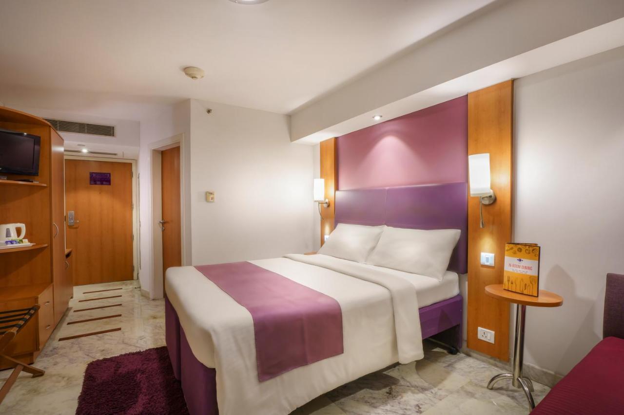 Caspia Hotel New Delhi Kültér fotó