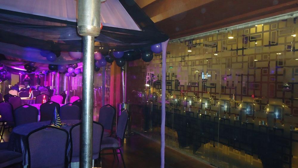 Caspia Hotel New Delhi Kültér fotó