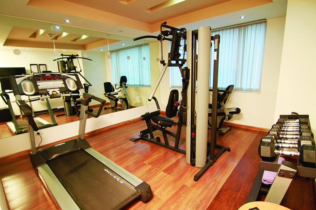 Caspia Hotel New Delhi Kültér fotó