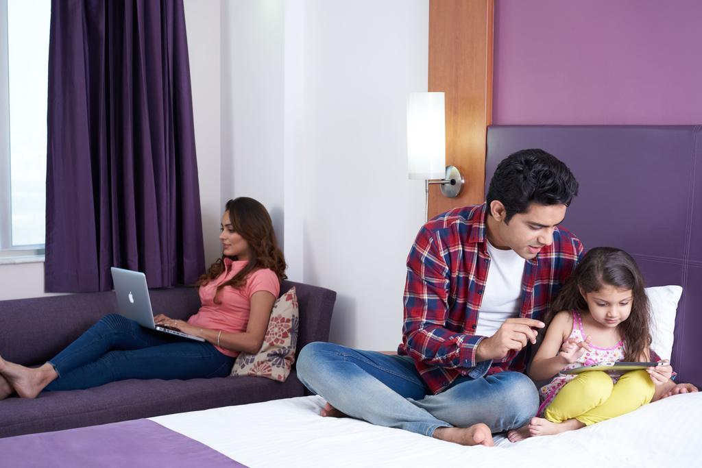 Caspia Hotel New Delhi Kültér fotó