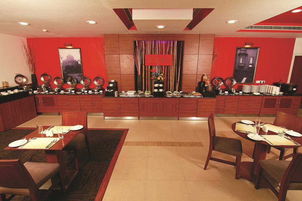 Caspia Hotel New Delhi Kültér fotó