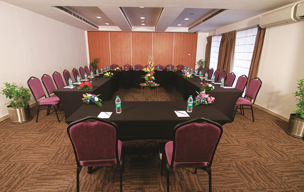 Caspia Hotel New Delhi Kültér fotó