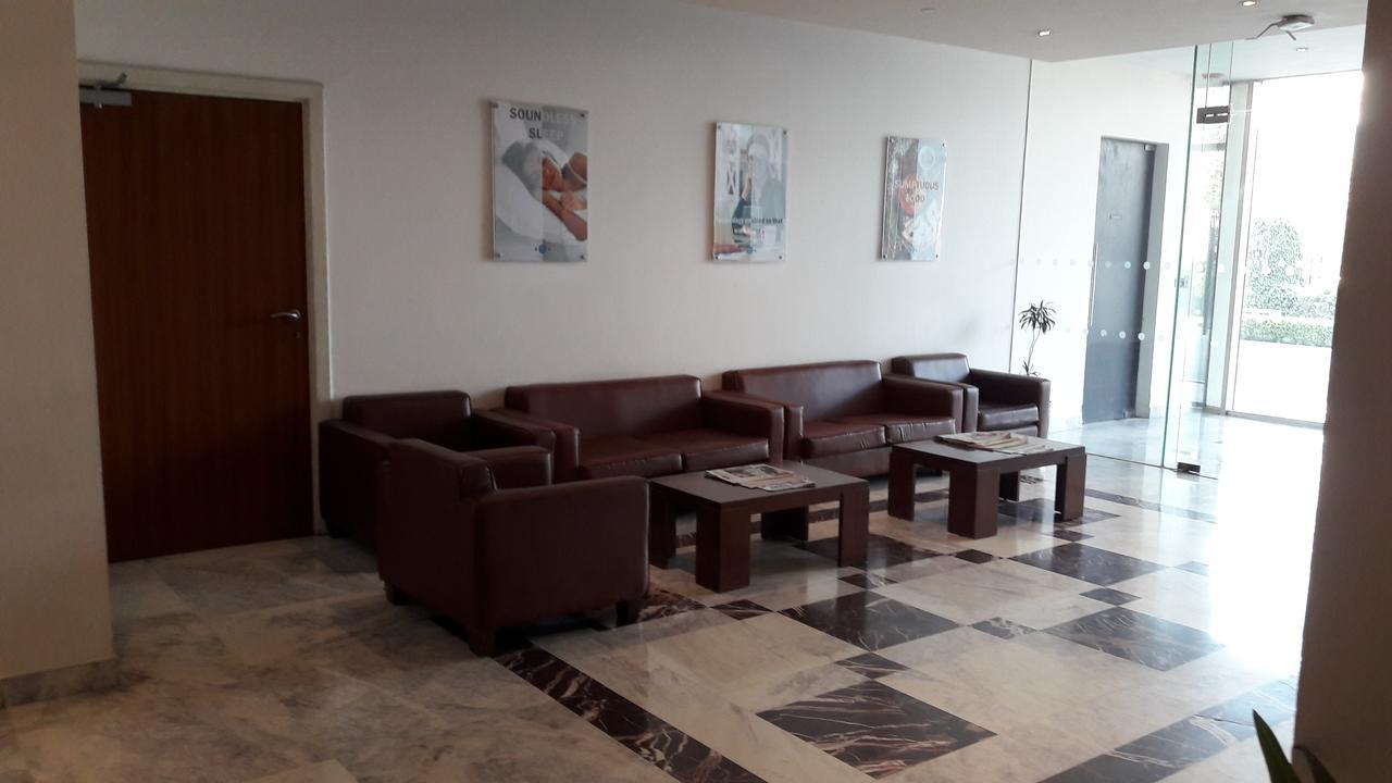 Caspia Hotel New Delhi Kültér fotó